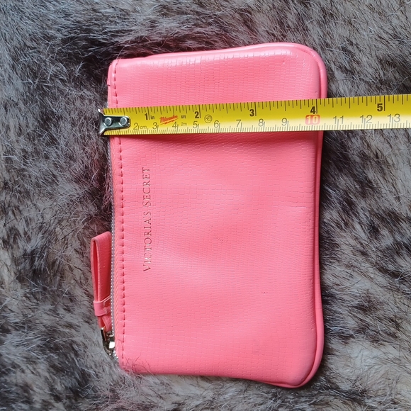 Victoria's Secret  case - Picture 5 of 9